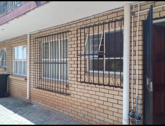 2 BEDROOM TOWNHOUSE FOR SALE IN THE ORCHARDS